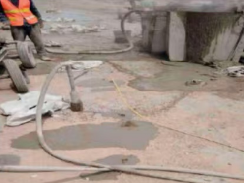 靖安水泥混凝土路面板底注浆技术 路面脱空注浆整治方案