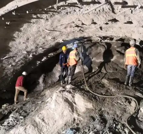 靖安拱顶带模注浆料的施工流程及注意事项